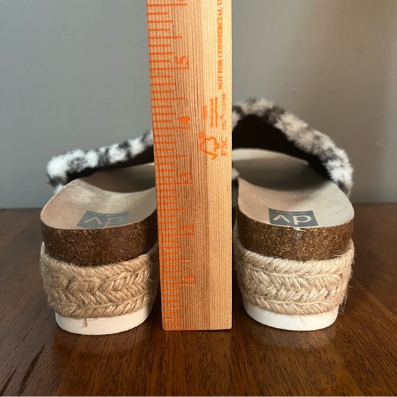 Dolce Vita Leopard Print Faux Fur Platform Sandals women’s size 8. - Picture 13 of 13